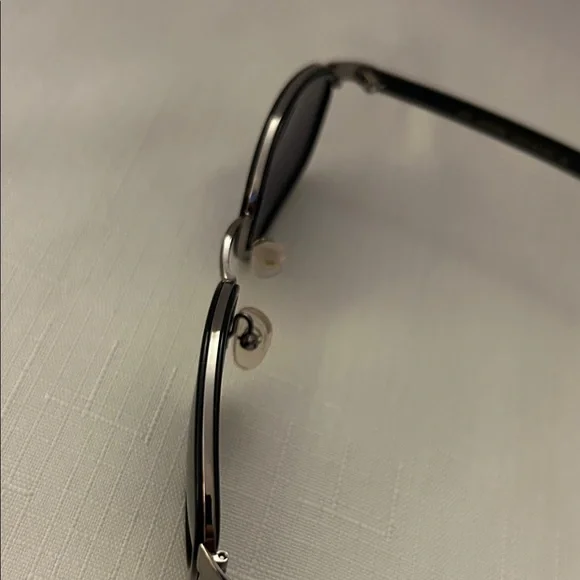 St John S-527 Stylish Black Sunglasses. New - Picture 6 of 6